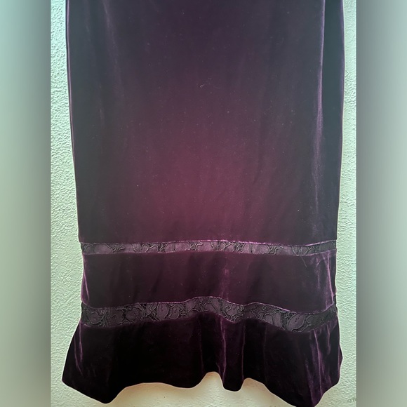 Ralph Lauren Floral Lace-Inset Velvet Knee-Length Dress - Picture 9 of 9